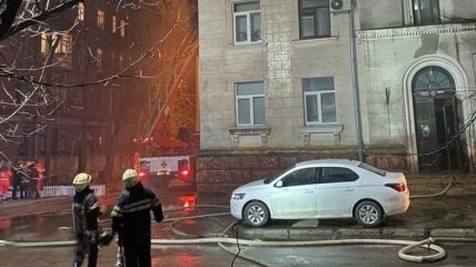 Огонь уничтожил всё: в Харькове сгорела съемная квартира (фото и видео)