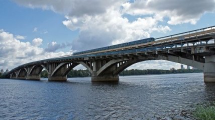 Мост Метро в Киеве отремонтируют за счет бюджета города