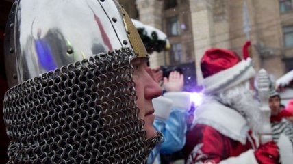  Новогодний забег-карнавал стартовал в центре Киева