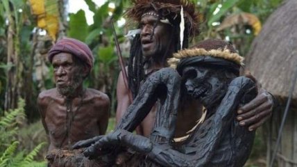 Жестокие традиции индонезийского племени (Фото) 