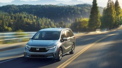 По-скромному: Honda представила обновления для минивэна Odyssey