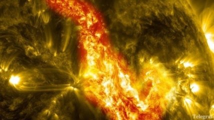 Мощная вспышка произошла на Солнце, за ней последует магнитная буря