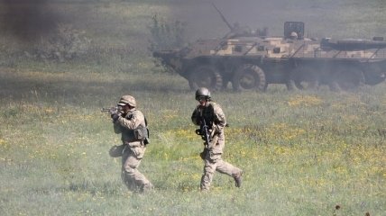 В зоне ООС тяжело ранен украинский военный