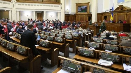 Повестка дня Рады: "Земельный" мораторий и ограничения для РПЦ