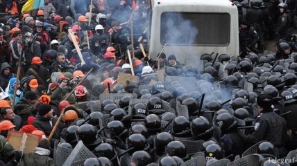 Арестованы 4 милиционера, раздававшие титушкам оружие на Майдане