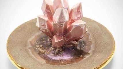 Шикарная посуда из керамики, которая усыпана кристаллами (Фото)