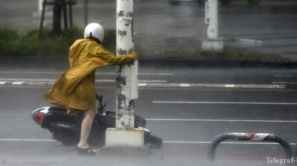 В Китае объявили красный уровень тревоги из-за тайфуна