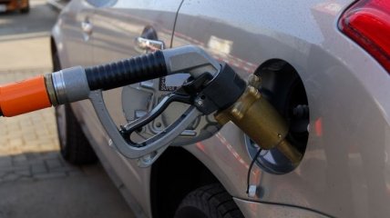 КМУ предлагает повысить цены на бензин и дизтопливо