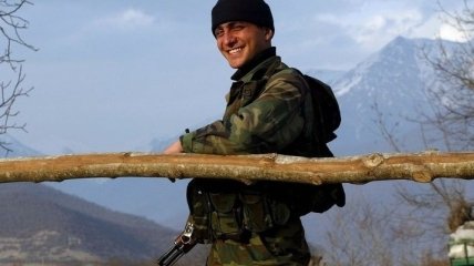 Президент Осетии призывает население не поддаваться слухам о войне