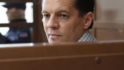 Вырезали самое важное: как тюремный цензор проверяет письма Сущенко