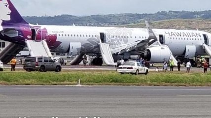 Пассажирский самолет в США совершил аварийную посадку: есть пострадавшие (Видео)