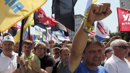 Закарпатские "свободовцы" отправились в Киев на языковой пикет