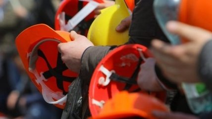 На ПАО «Лисичанскуголь» шахтеры устроили забастовку 