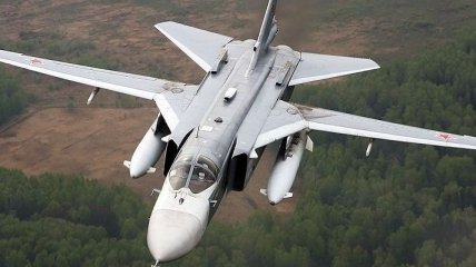 Самолет Воздушных сил Украины упал при посадке  