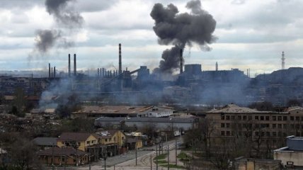 Росіяни б'ють по заводу "Азовсталь" безперервно та нещадно