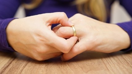 "Мы имеем право быть счастливыми всегда": семейный психолог честно рассказала о разводе для женщин
