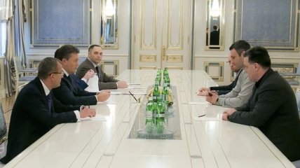 Встреча Президента и лидеров оппозиции закончилась