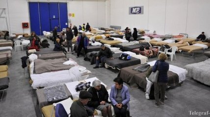 Из-за землетрясения в Италии тысячи жителей ночуют в палатках