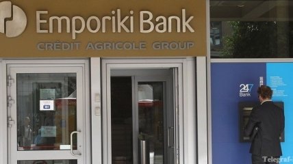 Французы продают крупный греческий банк за €1 