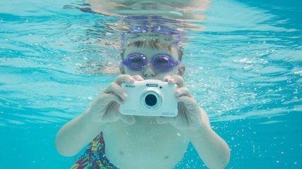 Новинка: Nikon выпустит камеру Coolpix W150 с защитой от воды и падений (Видео)