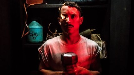 Звезда "Властелина колец" появился в дебютном трейлере триллера "Иди к папочке" (Видео)