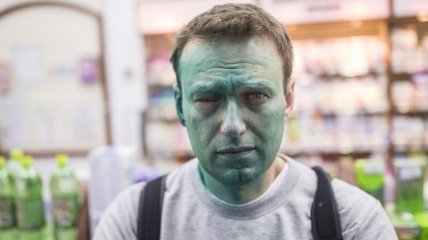 Появилось видео нападения на Навального с зеленкой