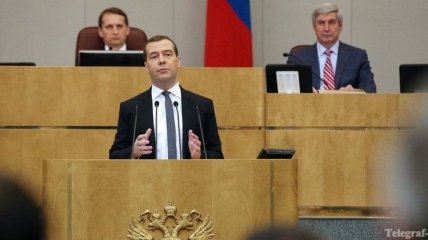 Медведев отказался отправлять в отставку министра образования