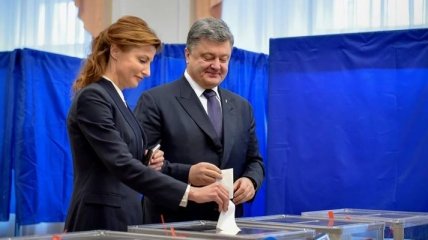 Порошенко с супругой проголосовали на выборах в Киеве