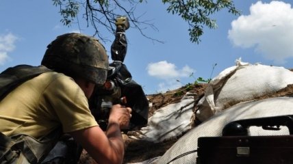Сутки на фронте: боевики били из БМП и миномета, один погибший