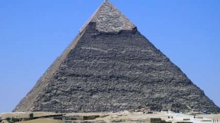 В Єгипті чоловік помер після падіння з піраміди