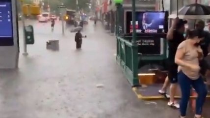 Затопило за пару часов: ливни принесли в Нью-Йорк настоящий потоп (фото, видео)