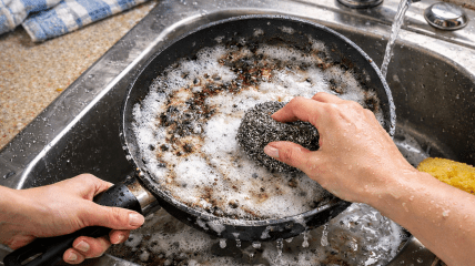Как отмыть нагар на сковороде