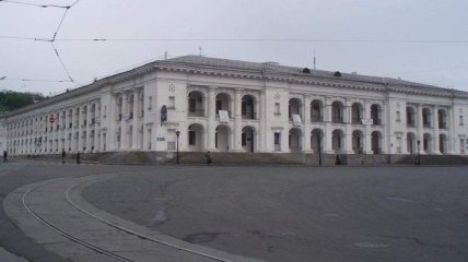 Янукович разрешил приватизацию Гостиного двора