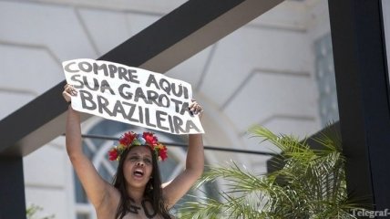 Femen провели акцию в Бразилии