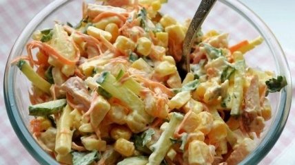 Сытный и витаминный салат под бокал пива