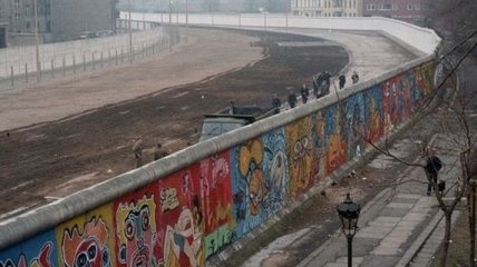 Вернутся в прошлое: Берлинскую стену воссоздали в виртуальной реальности (Видео)