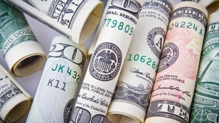 Нацбанк спасает гривну: продает валюту на аукционе
