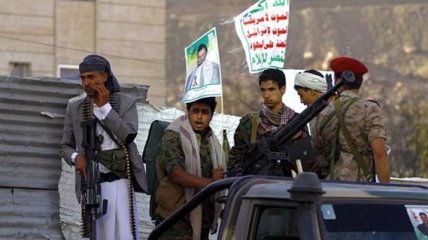 Хуситы атаковали стратегический порт в Йемене 