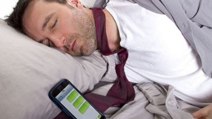 Медики доказали, что спать возле телефона смертельно опасно 