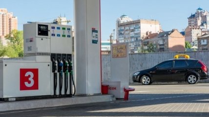 Российский "Лукойл" намерен продать 6 нефтебаз и 240 АЗС в Украине