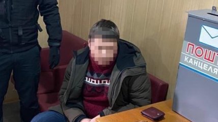 Начальник юротдела завода "Генератор" задержан на взятке в $2 тыс