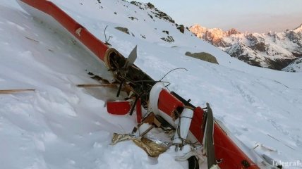 В Альпах произошло столкновение вертолета с самолетом, есть погибшие