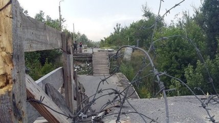 Боевики обстреляли Станицу Луганскую, трое раненных