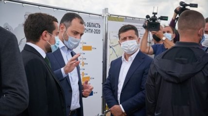 Визит президента на Волынь: Зеленский осмотрел строительство международной трассы М-19