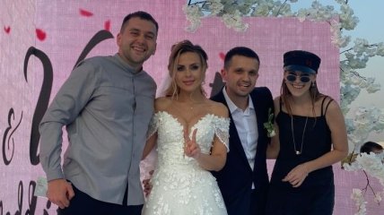 Организатор "Atlas weekend" и создатель "Типичного Киева" наконец женился: фото красотки-невесты и первые кадры свадьбы