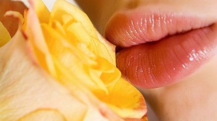 Как бороться с проблемой сухости губ