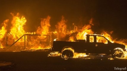 Калифорния в огне: Десятки тысяч людей эвакуированы
