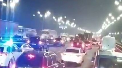 Машины едут со скоростью 5 км/ч: что происходит на дорогах Киева