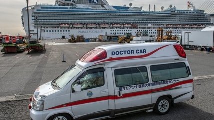 Два пассажира лайнера Diamond Princess умерли от коронавируса