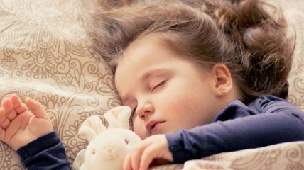 Польза "тихого часа": почему ребенку необходимо спать днем